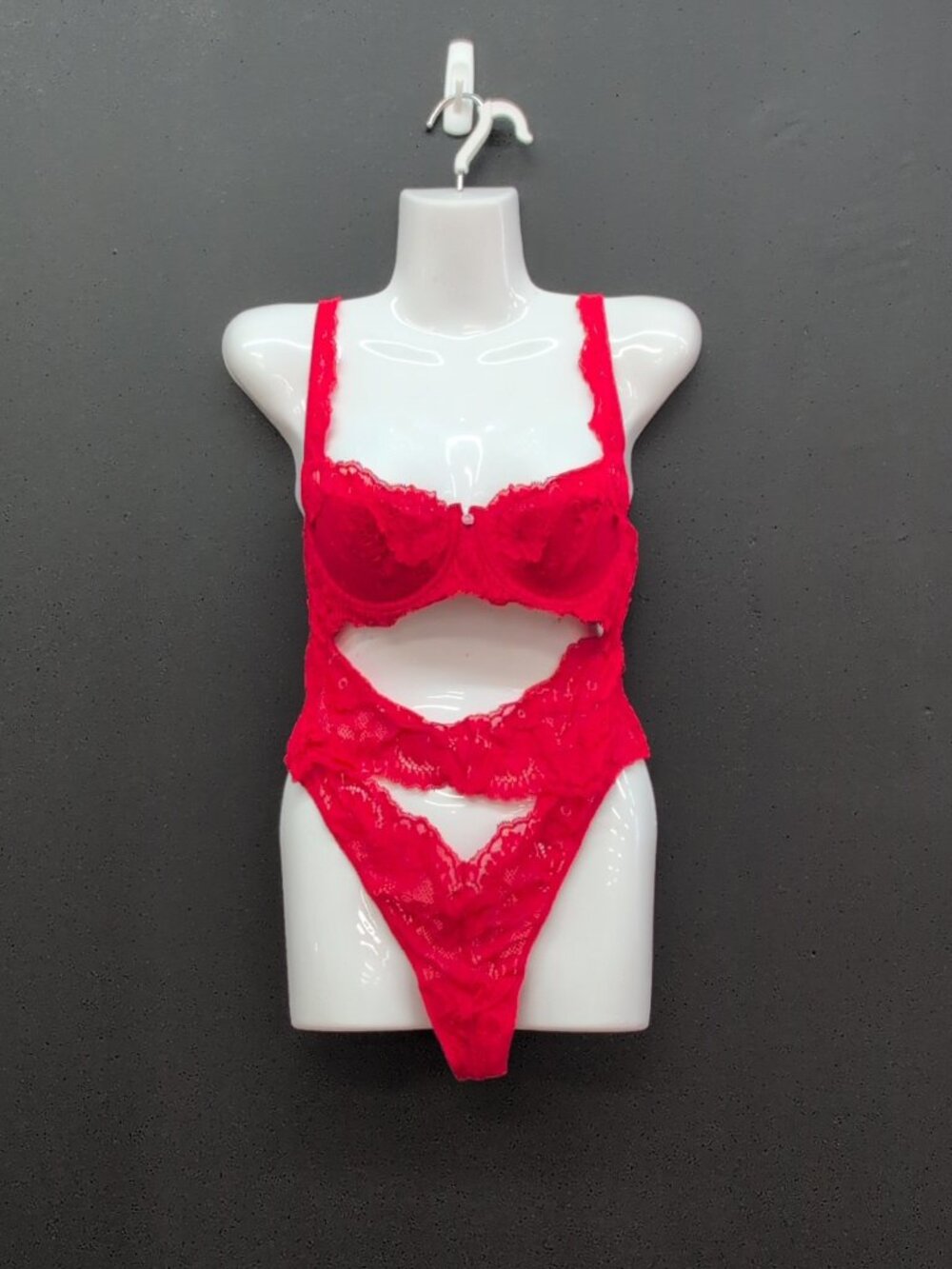 Victoria Secret Dare to Dream Lace Uplift Balconette Teddy Medium Red